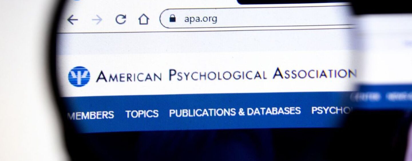 La plus grande association de psychiatres au monde adopte massivement une politique soutenant la prise en charge des jeunes trans