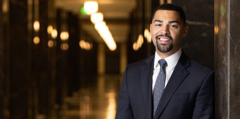 Le premier élu gay noir à l’échelle de l’État américain pour son authenticité et sa confiance en lui