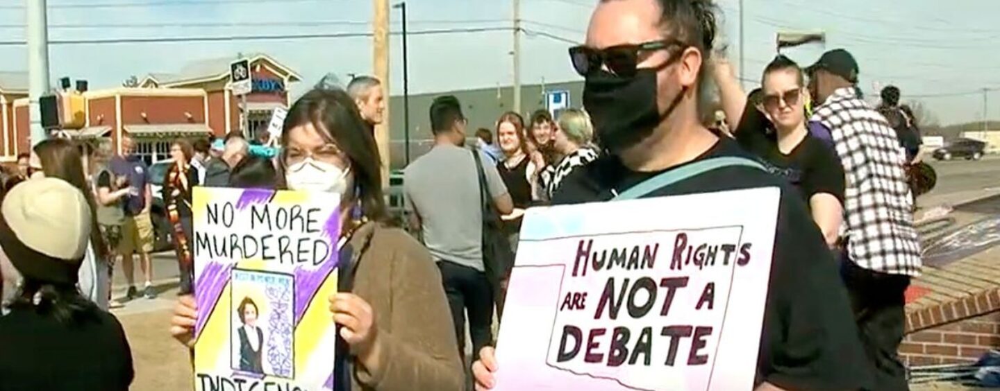 La mort de Nex Benedict provoque le débrayage des étudiants de son lycée d’Oklahoma en raison d’intimidation anti-LGBTQ+