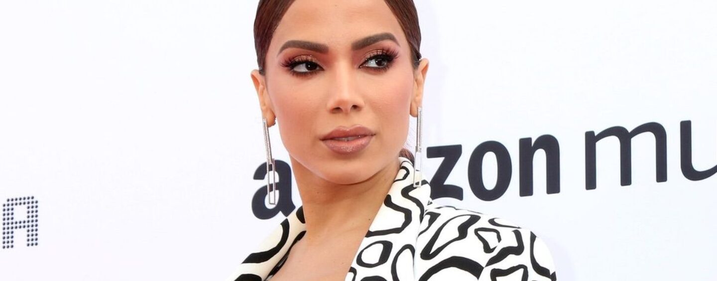 Anitta riposte aux personnes qui la traitent de « fausse bisexuelle »