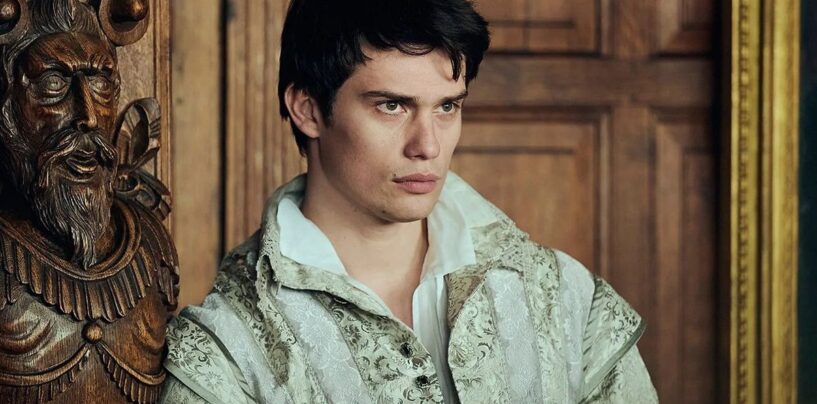 Nicholas Galitzine revient sur Twitter et déclenche rapidement le chaos gay avec ce UN SEUL MOT