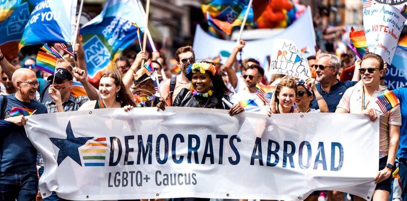 Les électeurs LGBTQ+ sont tous favorables aux démocrates, tandis que les candidats anti-transgenres s’aliènent tout le monde : GLAAD