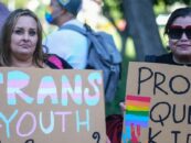 Dans les États dirigés par le Parti républicain et dotés de lois anti-LGBTQ+, les crimes haineux à l’école quadruplent : rapport