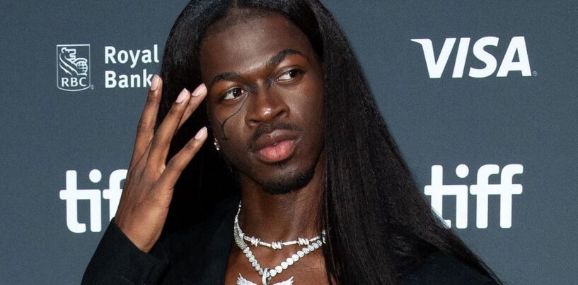 Lil Nas X se retrouve en fauteuil roulant après avoir couru un semi-marathon avec des baskets de créateurs