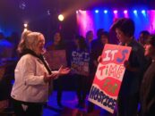 Paula Pell de Girls5eva à propos de « Trampage » lesbien de la saison 3 et à la recherche de son peuple