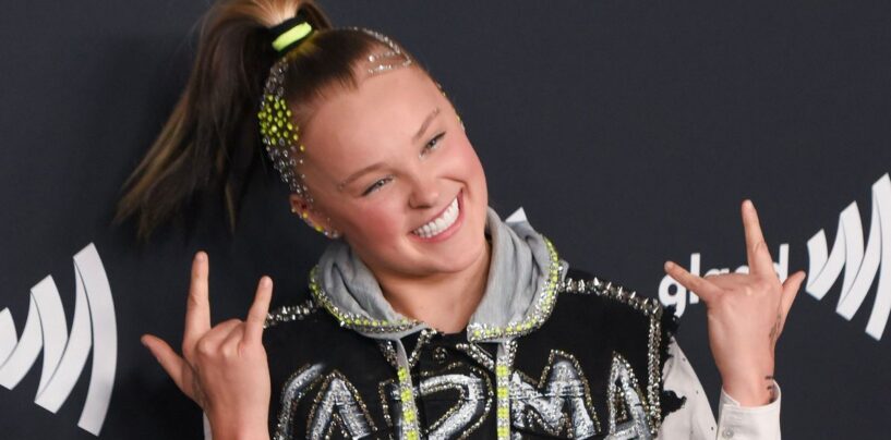 JoJo Siwa entre dans son ère adulte avec la nouvelle chanson « Karma » et les fans sont DIVISÉS