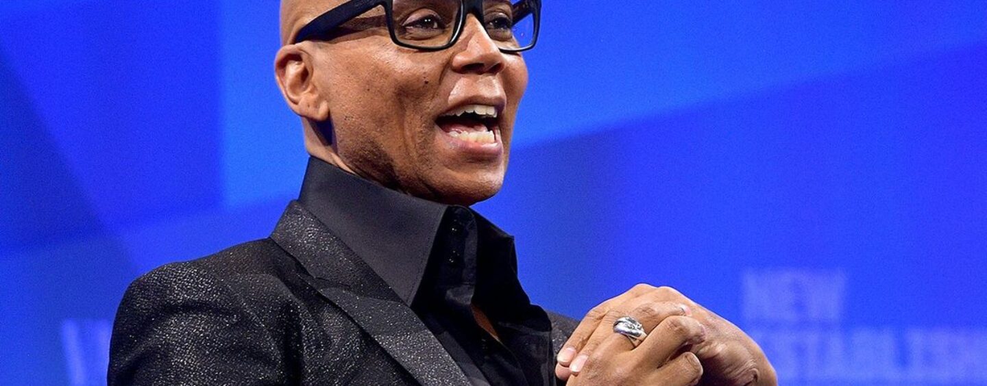 RuPaul ombrage les « hommes homosexuels blancs masculins » qui projettent une « homophobie intériorisée »