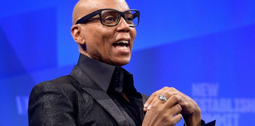 RuPaul ombrage les « hommes homosexuels blancs masculins » qui projettent une « homophobie intériorisée »
