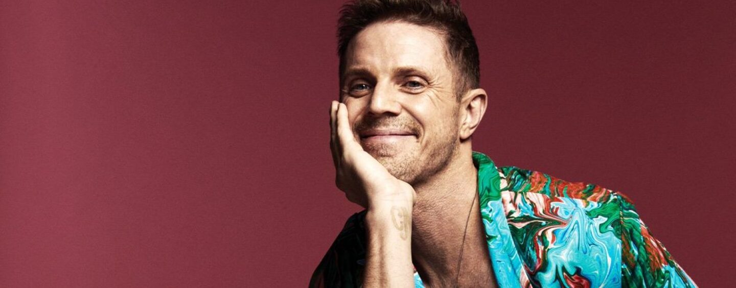 Nous kiki avec Jake Shears à propos de Cabaret, Tammy Faye, Elton et plus