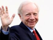 L'ancien sénateur américain Joe Lieberman, champion de l'abrogation du principe « ne demandez pas, ne dites pas », est décédé à 82 ans
