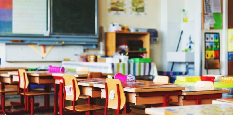 Le conseil scolaire de Milwaukee et son directeur poursuivis pour avoir prétendument abusé d'un élève avec des parents homosexuels