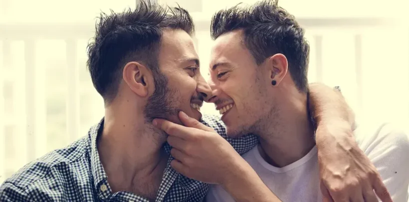 35 moments gênants qui peuvent survenir lors de relations sexuelles entre hommes