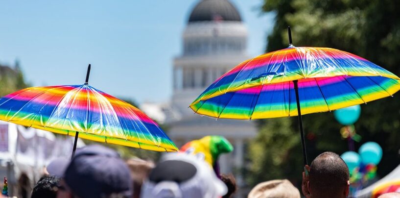 C'est unanime : Sacramento est désormais une ville sanctuaire pour les personnes transgenres