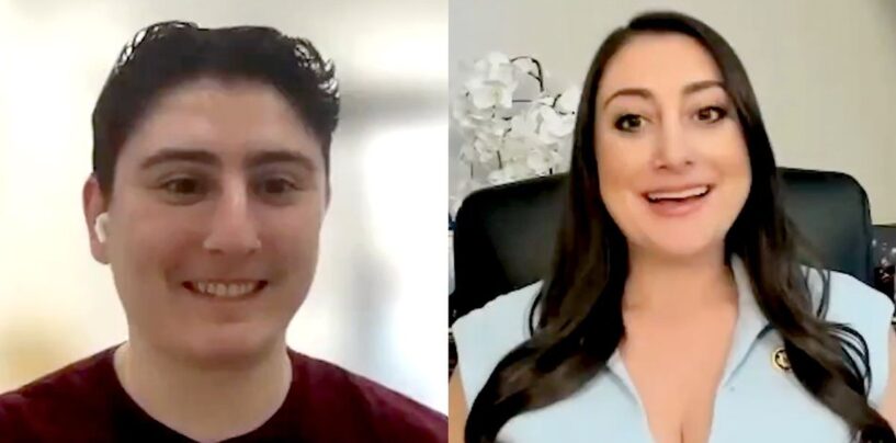 La représentante américaine Sara Jacobs et son frère trans sur la visibilité et l'authenticité