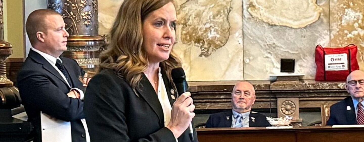 Leader de la minorité sénatoriale du Kansas sur la récente législation anti-LGBTQ+ : « C'est juste rempli de haine »