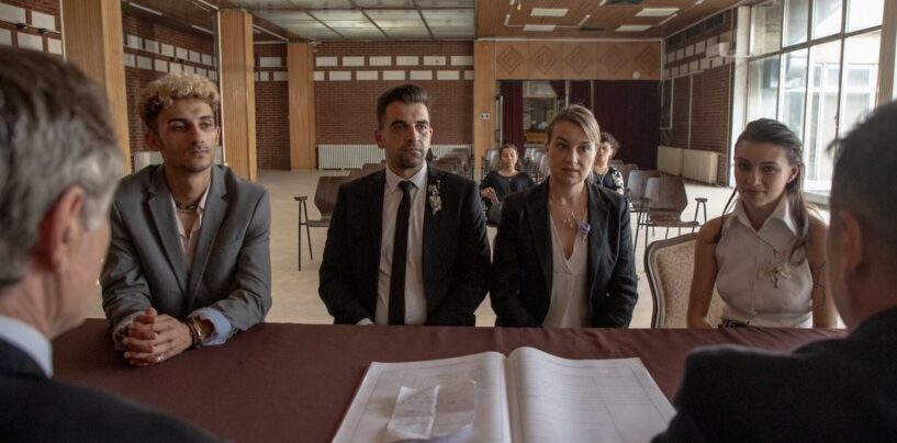 La famille queer choisie par Housekeeping for Beginners a un début difficile dans un clip exclusif