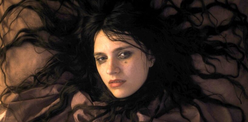 « The First Omen » est une histoire effrayante de contrôle autoritaire et de moment diaboliquement bon