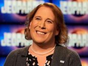 La victoire d'Amy Schneider par derrière lui donne l'avantage dans Jeopardy !  tournoi