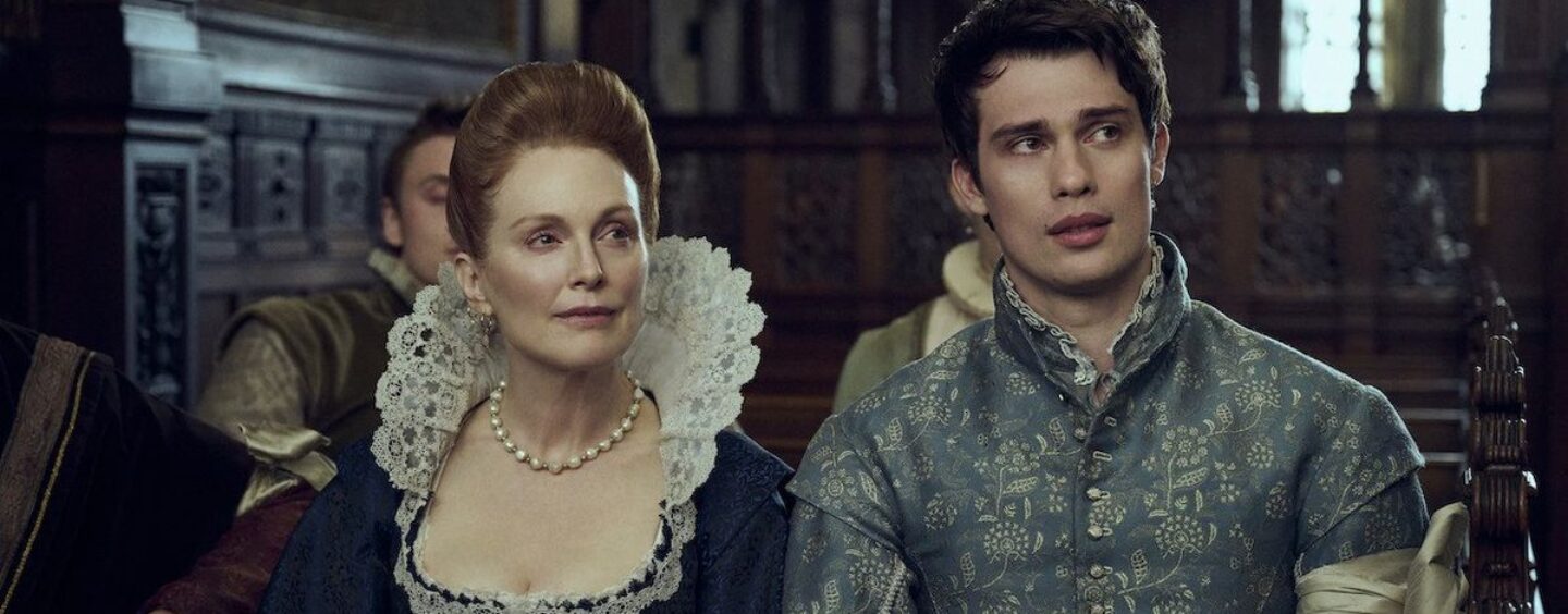Julianne Moore de Mary & George sur la fluidité sexuelle et la relation queer de Mary