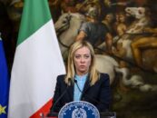 Le Premier ministre italien qualifie la maternité de substitution d' »inhumaine », alors que son parti soutient des sanctions plus sévères