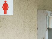 La nouvelle règle du titre IX de l'administration Biden protège l'utilisation des toilettes et des pronoms des élèves transgenres et non binaires à l'école
