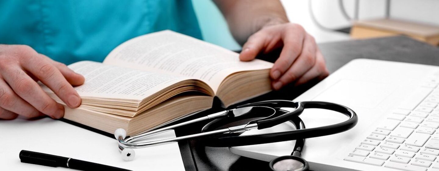 Face aux tweets et aux troubles, pourquoi j'ai quitté le Sud en tant qu'étudiant en médecine