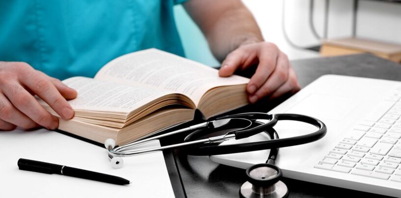 Face aux tweets et aux troubles, pourquoi j'ai quitté le Sud en tant qu'étudiant en médecine