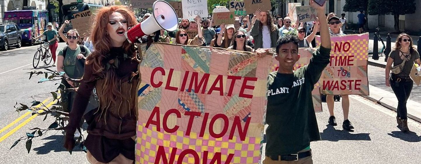 Pattie Gonia fait preuve de force et de férocité au Capitole pour exprimer ses préoccupations environnementales