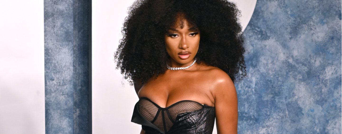 Megan Thee Stallion poursuivie pour harcèlement, une ex-employée aurait été forcée de la regarder avoir des relations sexuelles