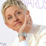 Ellen DeGeneres déplore avoir été « expulsée du show business » dans une nouvelle routine de stand-up