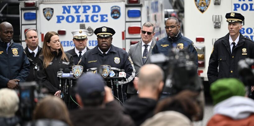 Un homme s'immole par le feu en dehors du procès secret de Trump, le deuxième jour de sélection du jury