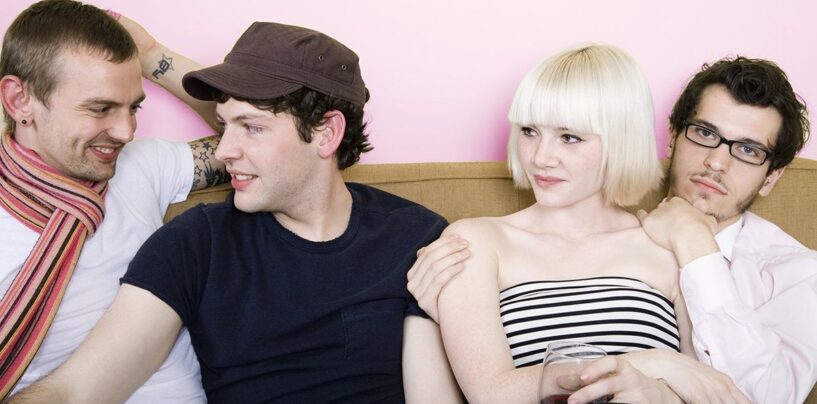 Est-il important que les couples hétérosexuels continuent d'utiliser l'étiquette de « partenaires » ou cela devrait-il appartenir aux États-Unis ?