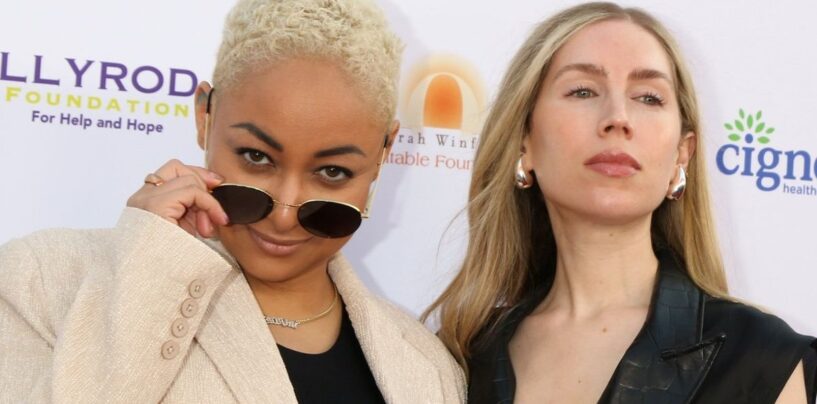 Raven-Symoné dit aux trolls d'arrêter de menacer de mort sa femme pour la chose la plus ABSURDE