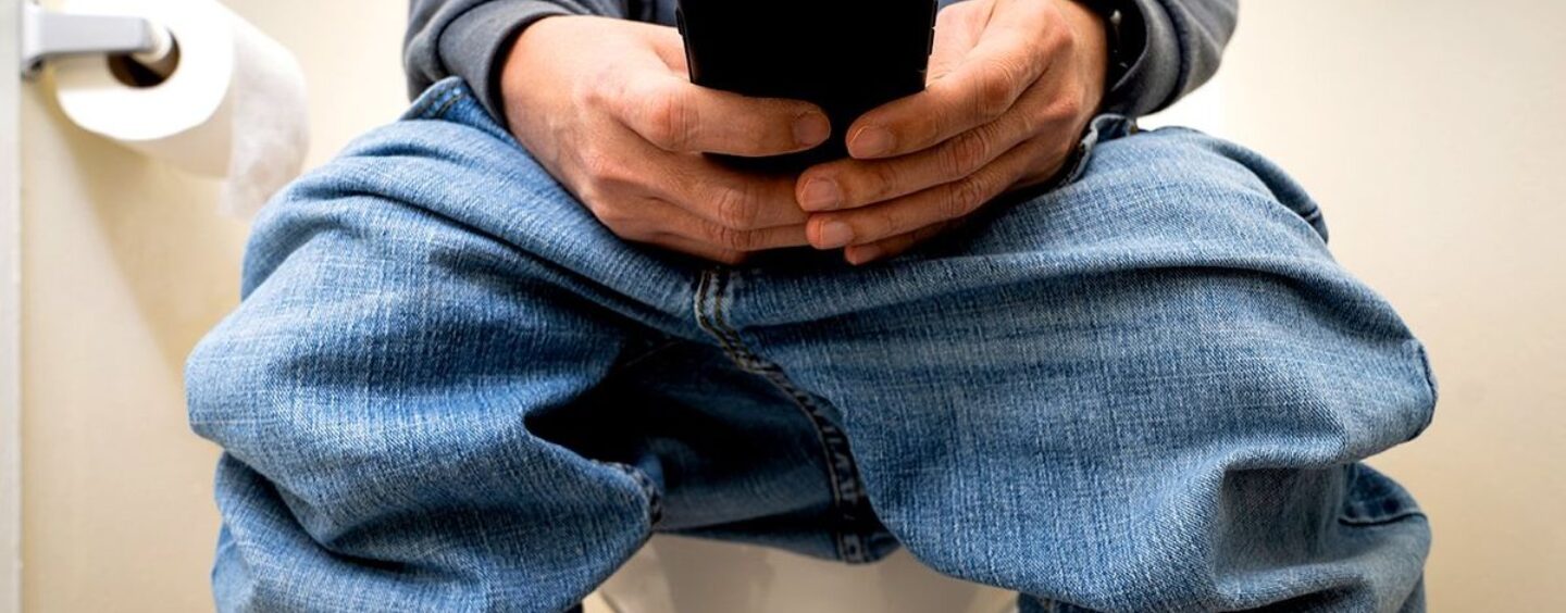 L'Utah lance une « ligne d'information » pour signaler les personnes trans dans les toilettes ;  les mèmes affluent