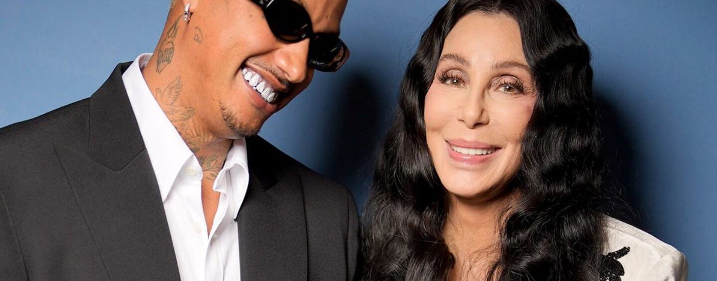 Cher explique pourquoi elle ne sort pas avec des hommes de son âge : « Ils sont tous morts »