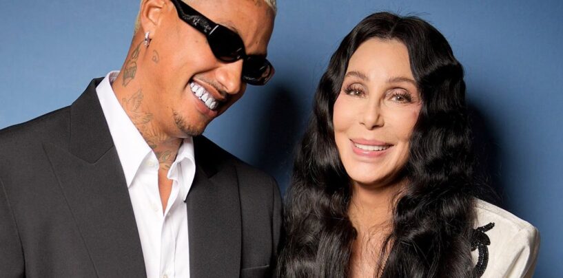 Cher explique pourquoi elle ne sort pas avec des hommes de son âge : « Ils sont tous morts »