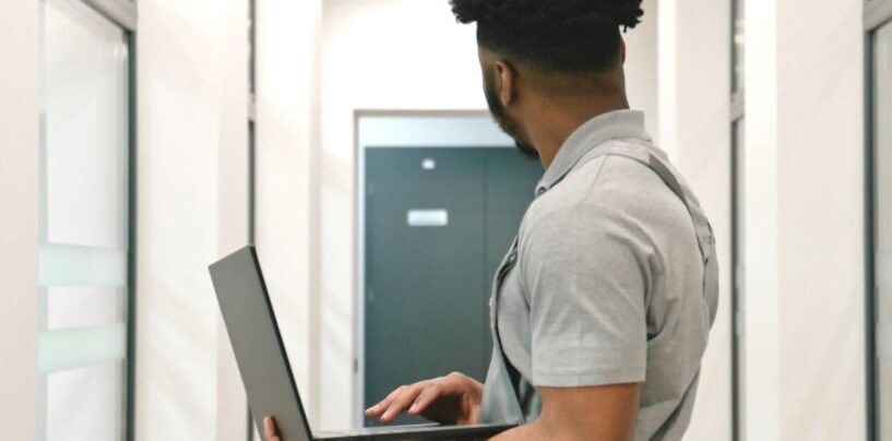 Un auditeur de l'Utah critique le corps législatif pour avoir fait de lui un « moniteur de toilettes » après un « formulaire de mouchard » inondé de mèmes