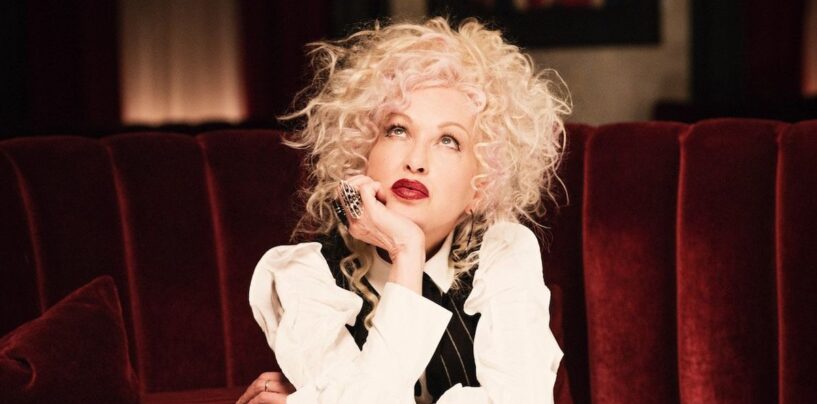 Cyndi Lauper saluée comme une militante pionnière pour les personnes queer dans un nouveau documentaire