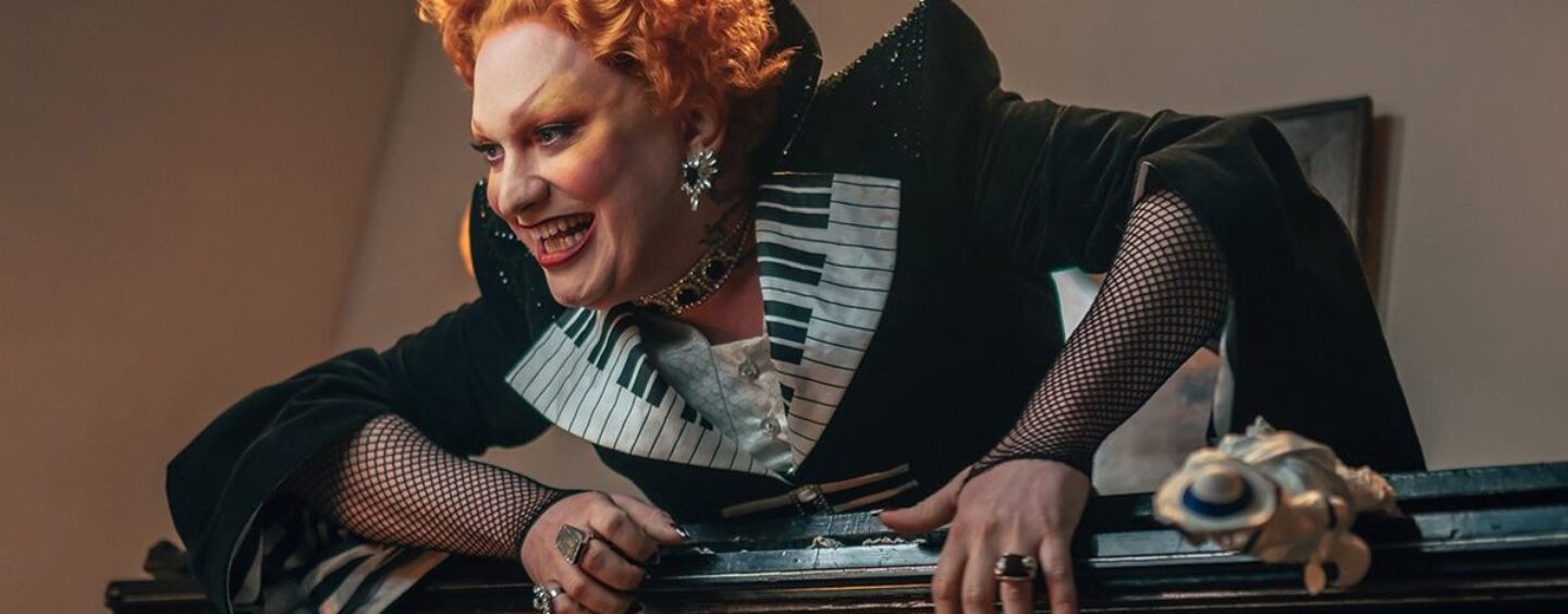 Regarder : Jinkx Monsoon se mystifie en tant que Maestro dans le nouveau teaser de « Doctor Who »