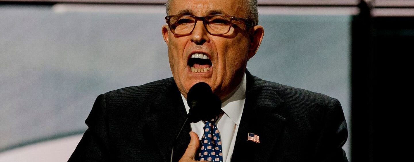 Liste de cadeaux HUMILIANTE de Rudy Giuliani – a-t-il vraiment demandé des rasoirs et de la peinture ?