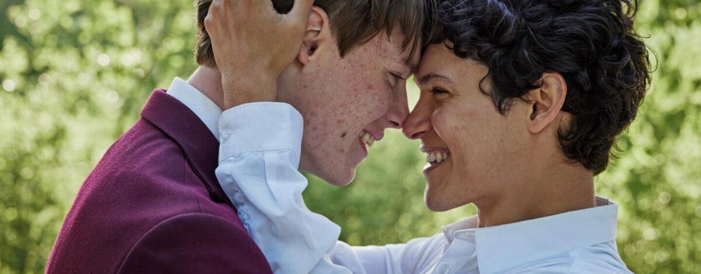 Le nouveau projet des stars de « Young Royals », Omar Rudberg et Edvin Ryding, fait que les fans deviennent FERAL