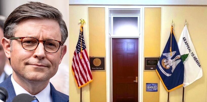 Mike Johnson arbore le même drapeau nationaliste chrétien devant son bureau que Samuel Alito dans sa maison de vacances