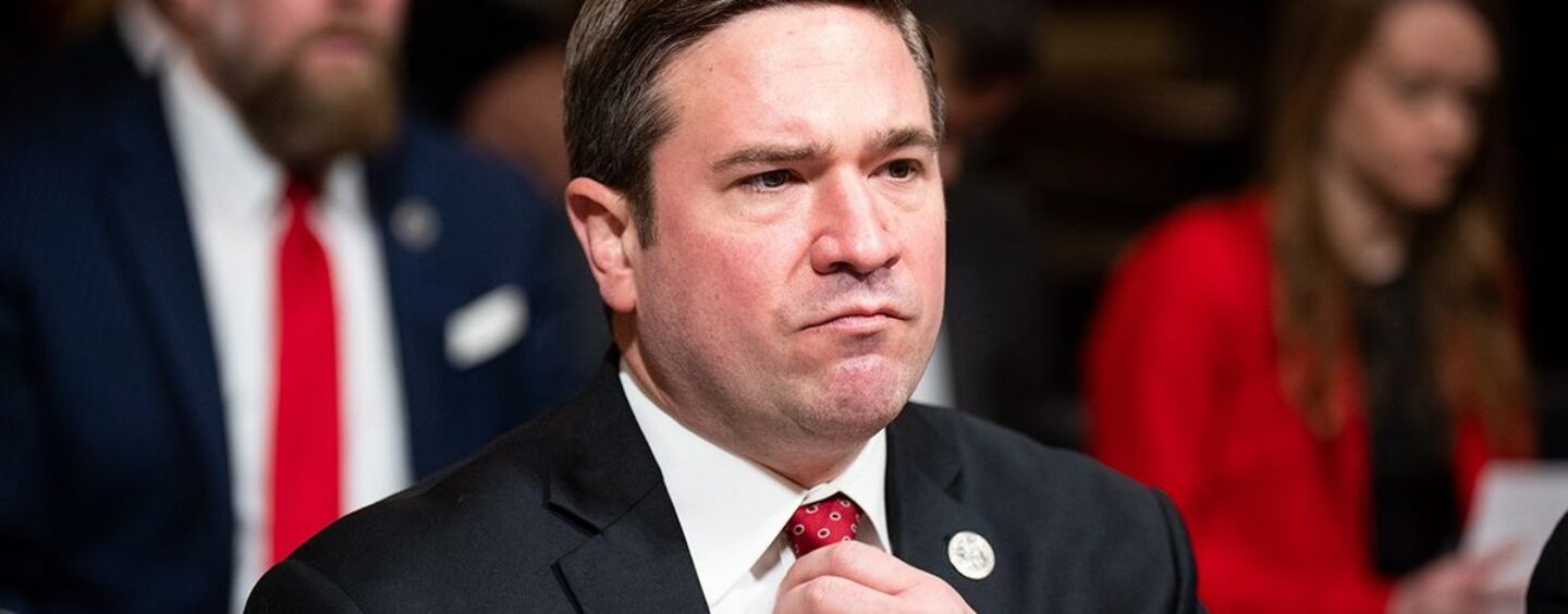 Le procureur général du Missouri enquête sur les prestataires de soins d'affirmation de genre destinés aux jeunes