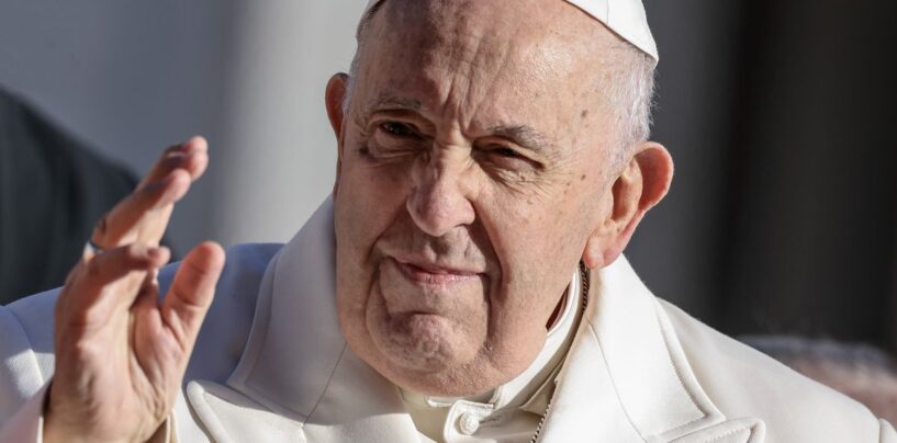 20 mèmes HILARANTS sur les insultes gay du pape qui prouvent que Twitter gay peut tout récupérer