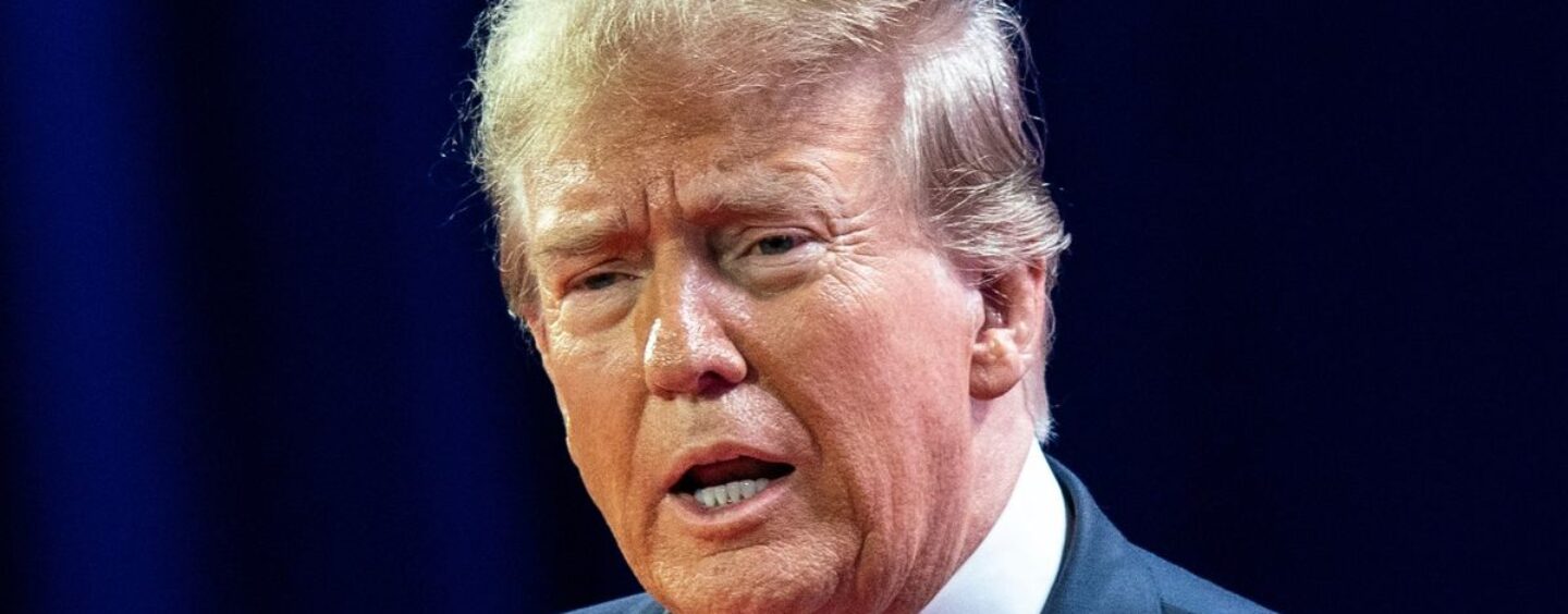 ​30 réponses HILARANTES au fait que Trump ait été traité de « Von ShitzInPants » devant le tribunal aujourd'hui