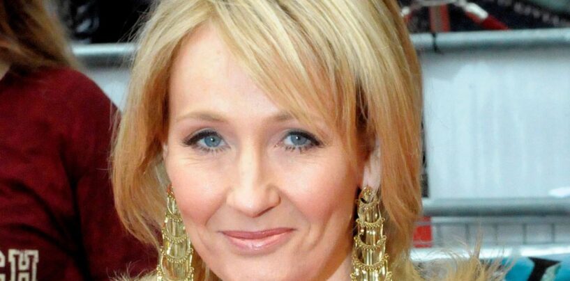 Même les proches de JK Rowling l'ont « suppliée » de ne pas diffuser ses opinions anti-trans dégoûtantes