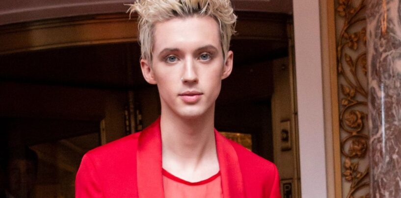 Troye Sivan sort une nouvelle photo de femme et les fans deviennent FERAL