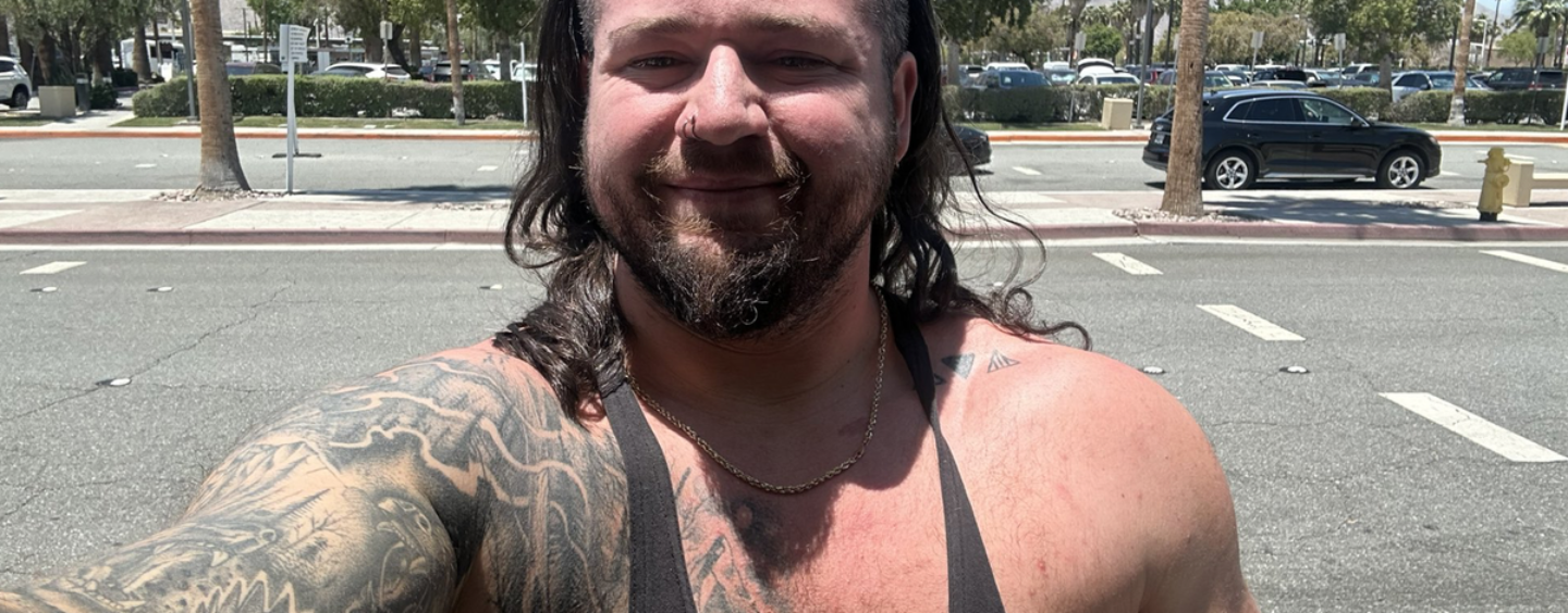 Le lutteur professionnel Bulk Bronson nous étouffe en se révélant bisexuel