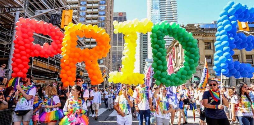 24 mèmes du mois de la fierté qui nous font rire