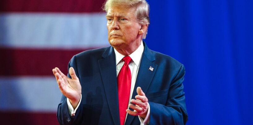 25 réactions hilarantes face à Trump qui se comporte comme un robot défectueux